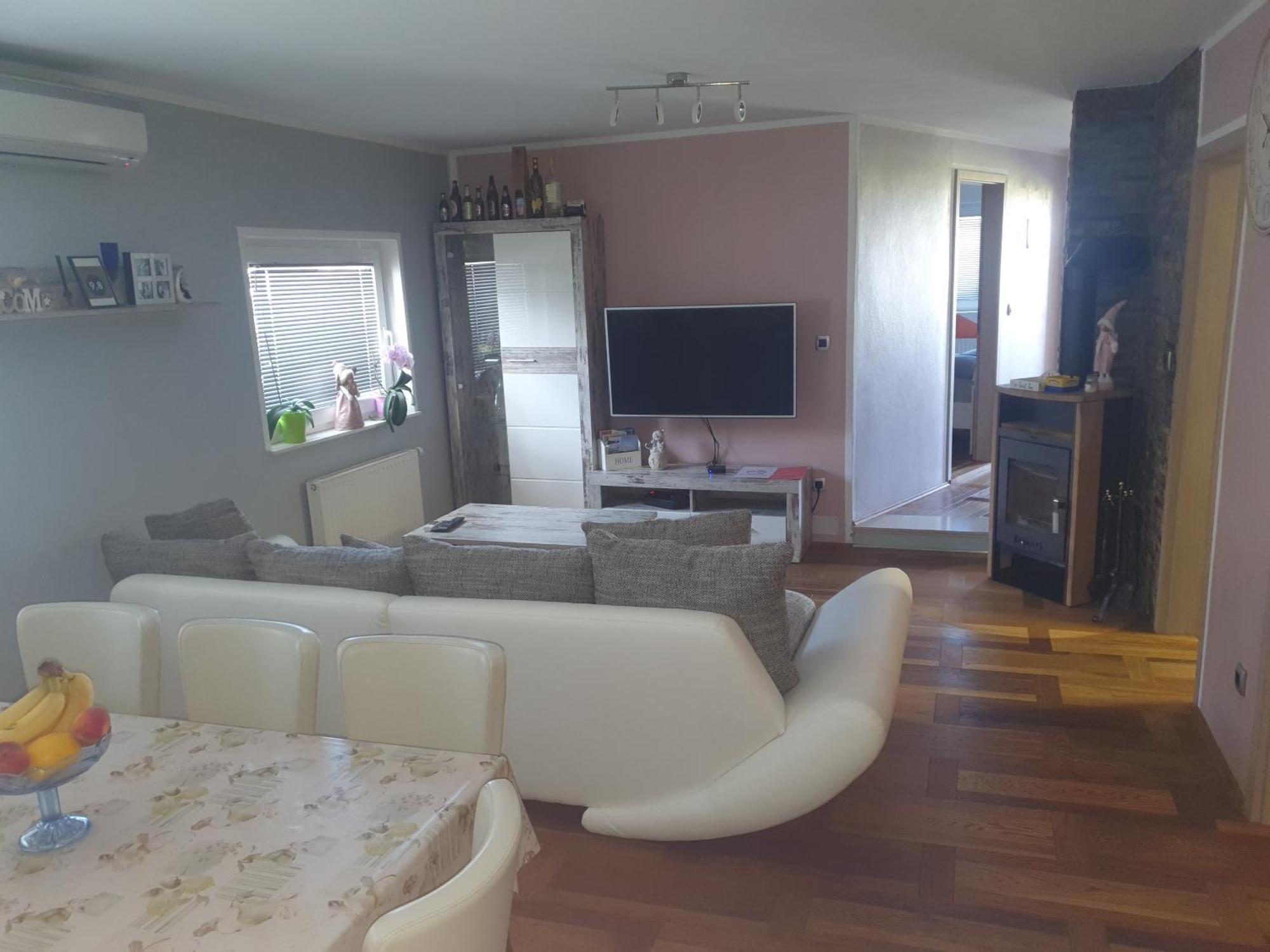 Sanja Near To Ljubljana * Preserje pri Radomljah